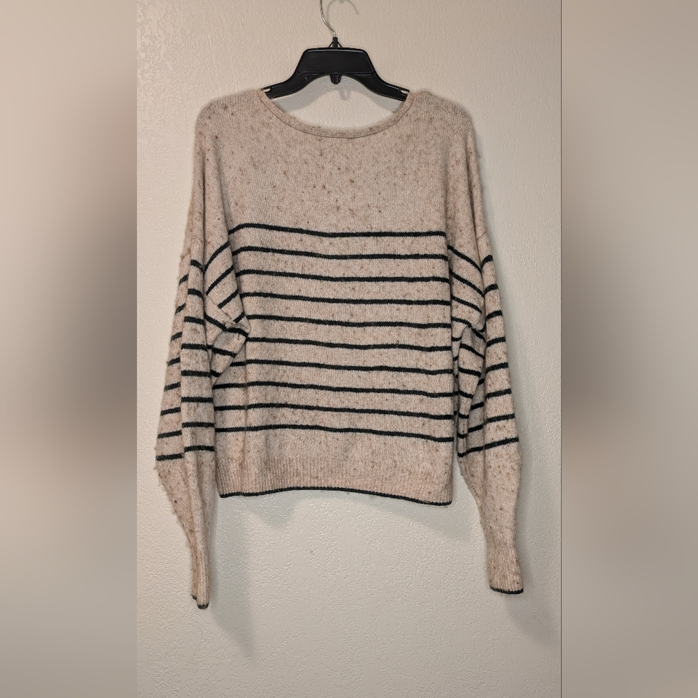 Madewell Wedged V-Neck Sweater - Picture 6 of 9